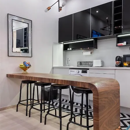 Aircontitoned 2 Baths Apartman In The Center Διαμέρισμα Βουδαπέστη
