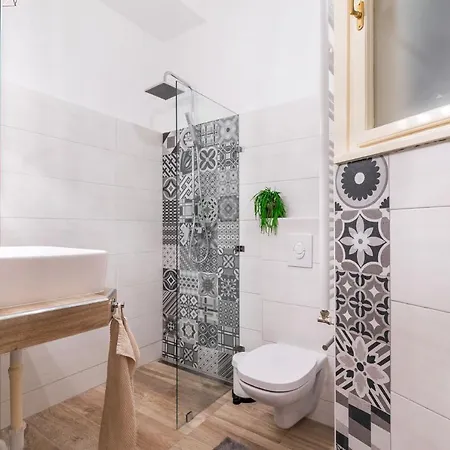Διαμέρισμα Aircontitoned 2 Baths Apartman In The Center *
