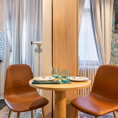 Aircontitoned 2 Baths Apartman In The Center Διαμέρισμα *